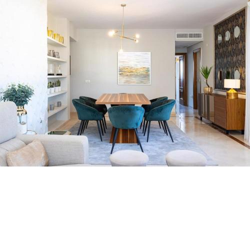 Luxuary Beachside 3BR apartment !