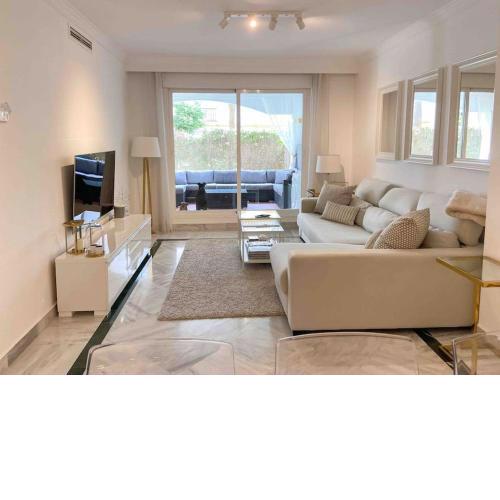 Luxurious 2 bedroom apartment, Puerto Banus, two beautifull swimmingpools