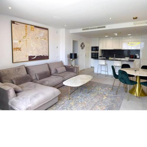 Luxurious 3BR Apartment