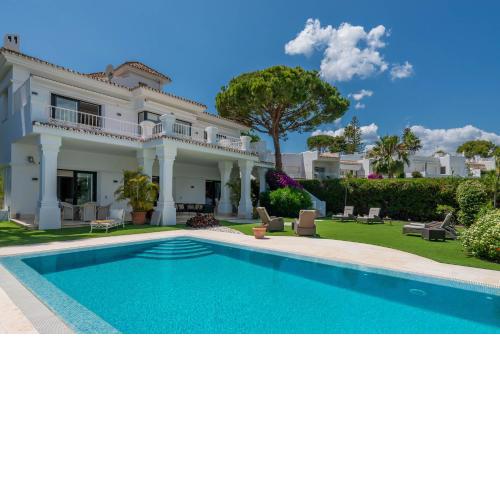 Luxurious 7 BDRM Frontline Golf Villa - Aloha Gardens
