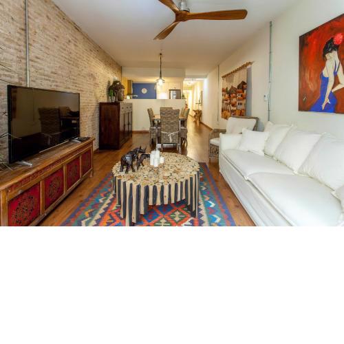 LUXURIOUS & ALLURING HOME IN HISTORIC TOWN (VALENCIA)