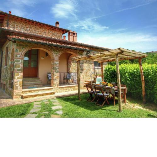 Luxurious apartment in Lucignano with views