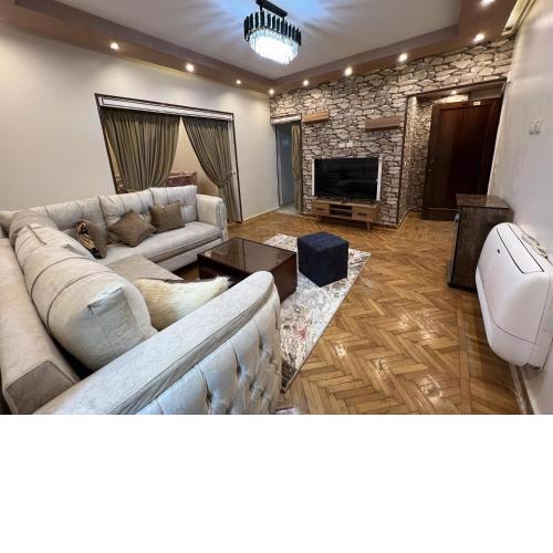 Luxurious apartment in The Heart of Cairo overlooking the Nile, Dokki
