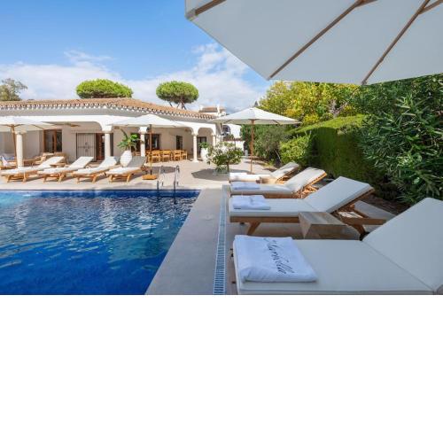 Luxurious Beach Side Villa