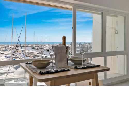 luxurious frontline penthouse in puerto banus