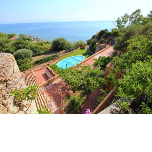 Luxurious Mansion in Capo Vaticano with Sea Views