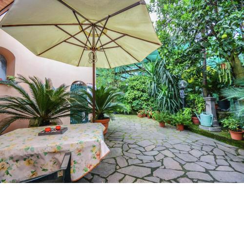 Luxurious Mansion in Sorrento with Garden
