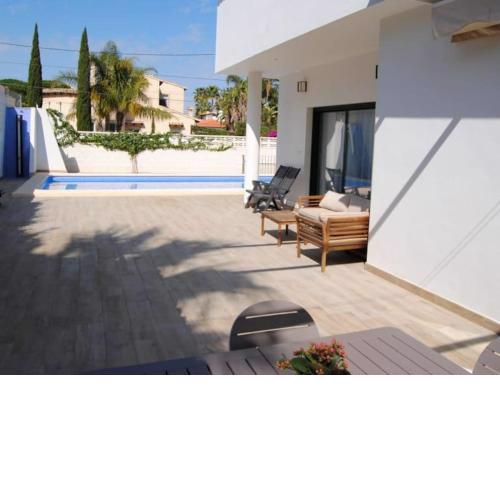 Luxurious, modern six bedroom villa in Denia