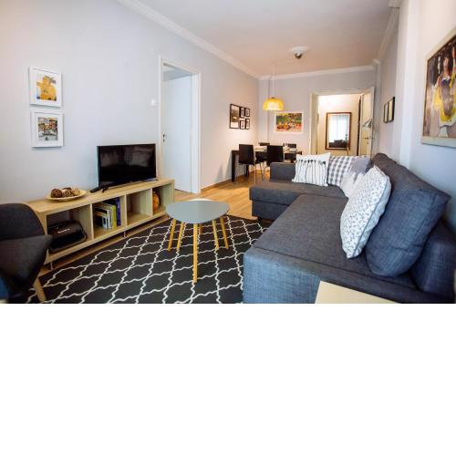 Luxurious & Modern | Walk Everywhere | 5★ Amenities
