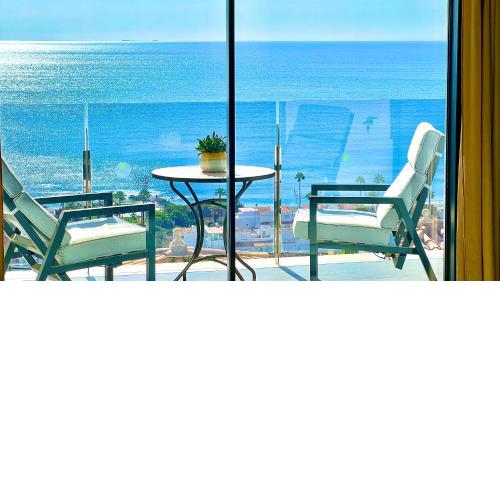 Luxurious penthouse duplex with the best sea views
