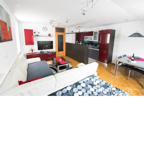 Luxurious RUBY Apartment