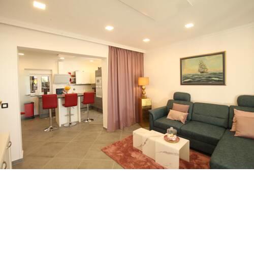 Luxurious seaview apartment