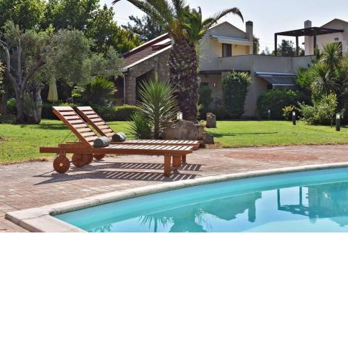 Luxurious Sunny Villa near the beach with a pool