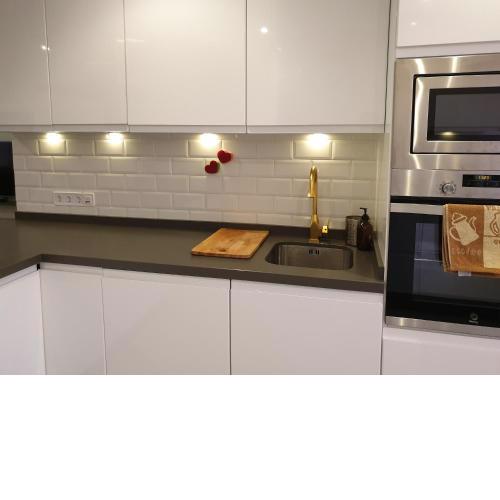 Luxurious Three Bedroom Duplex Apt Close to Beach