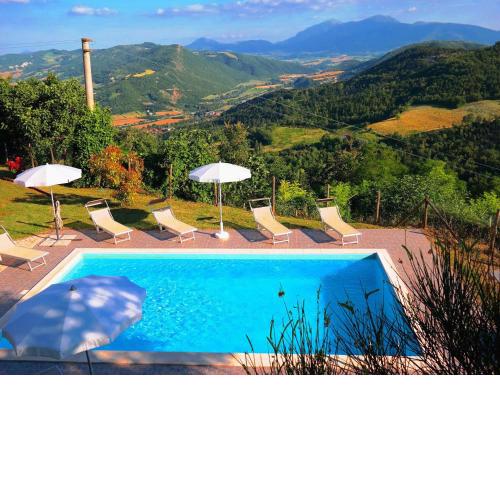 Luxurious Villa in Acqualagna with Swimming Pool