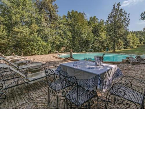 Luxurious Villa in Filottrano with Swimming Pool