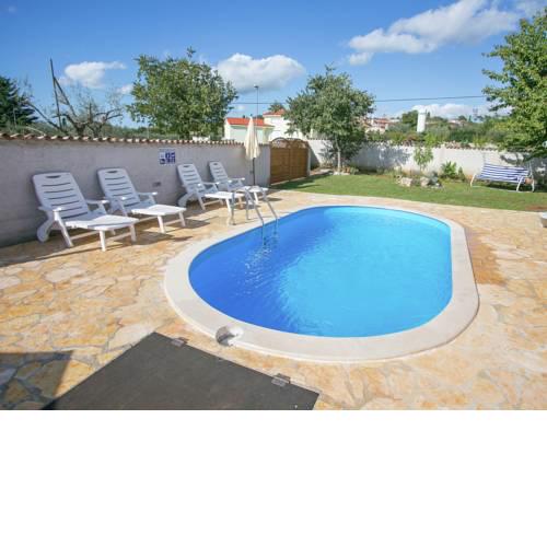 Luxurious Villa in Kastelir-Labinci with Swimming Pool