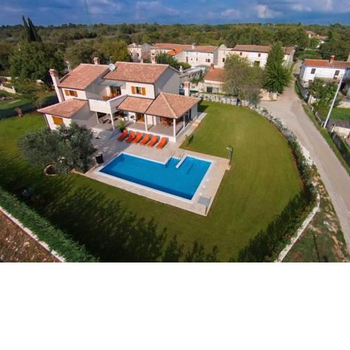Luxurious Villa in Salambati with Swimming Pool