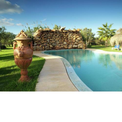Luxurious villa perfect for large families and only 2km from the beach
