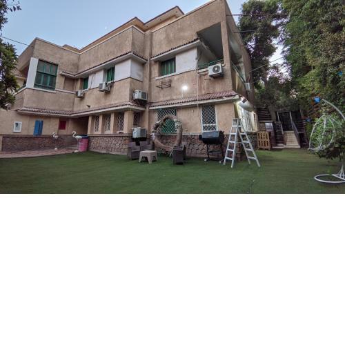 Luxurious villa with swimming pool, private entrance and garden