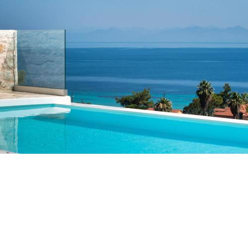 Luxurius modern villa w/pool, close to the beach