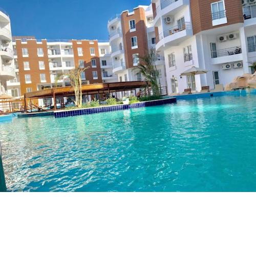 Luxury 1 bed holiday home apartment with pool