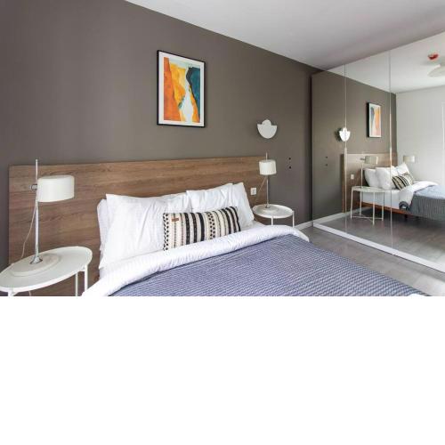 Luxury 1BR Residence w / Gym 34