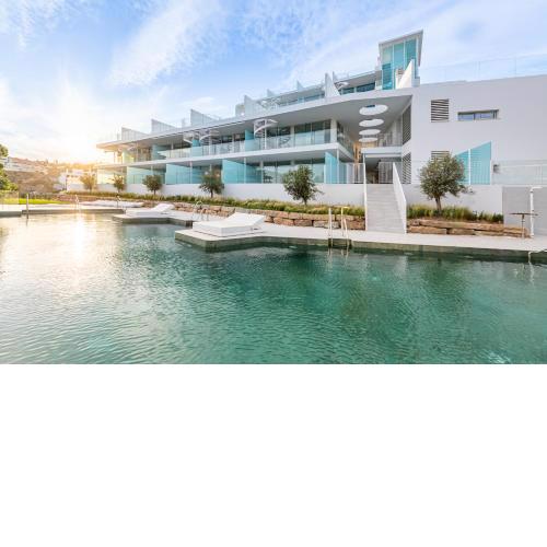 Luxury 2 Bedroom apartment with sea view