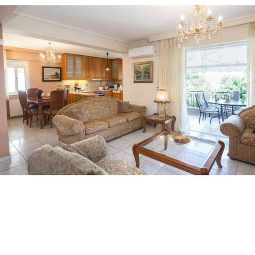Luxury 2BR Retreat in Marousi