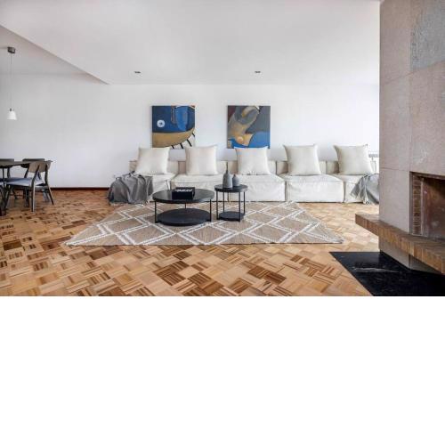 Luxury 4 bedroom Apartment in Barcelona