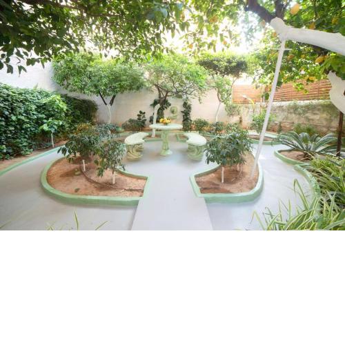 LUXURY AND COMFORTABLE VILLA