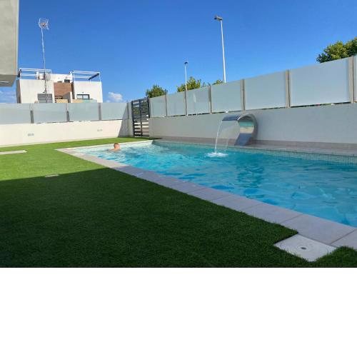 Luxury Apartment - Rooftop Terrace, community Pool & nearby beach