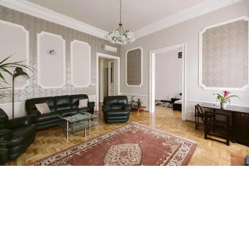 Luxury Apartment by the Castle