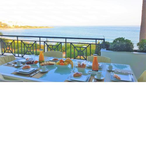 LUXURY APARTMENT FRONTAL BEACH in Doncella Beach