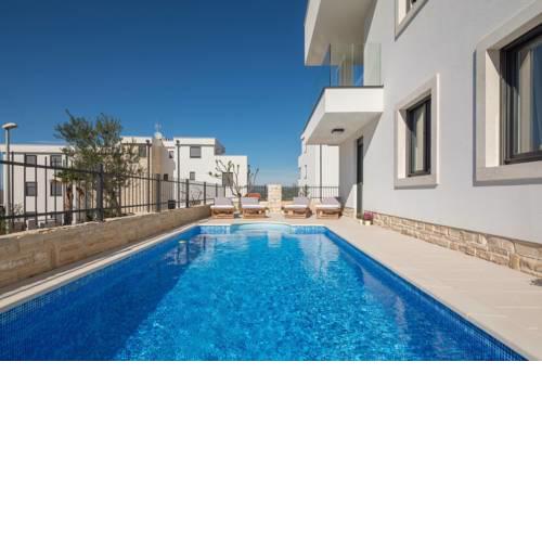 Luxury Apartment Hyperion with private pool