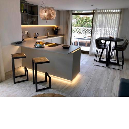 Luxury apartment in La Isla, walking distance to Puerto Banus