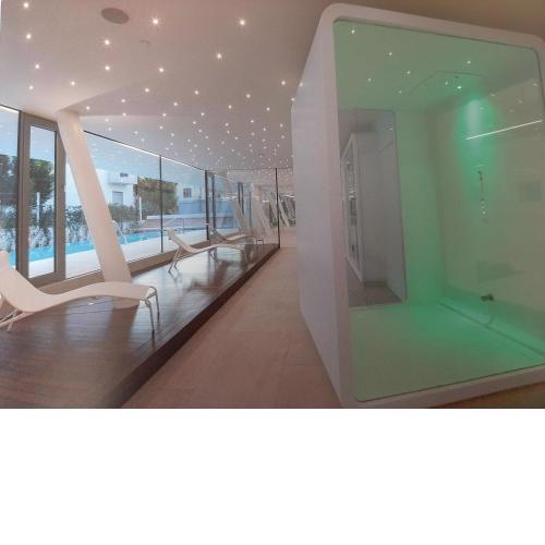 Luxury apartment pool, Spa, gym