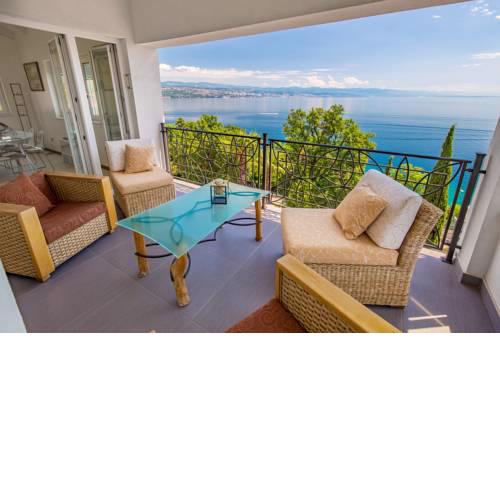 Luxury apartment Prestige near the sea