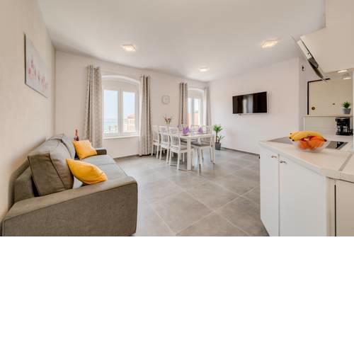 Luxury Apartment Prokurative
