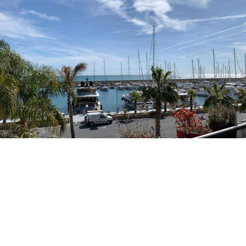 Luxury Apartment San Lorenzo al Mare