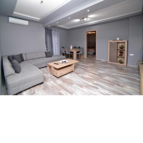 luxury apartment st Demetrios downtown