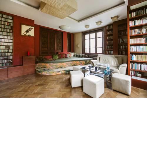 Luxury Apartment View on to the Castle