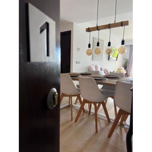 Luxury apartment with amazing view and free golf