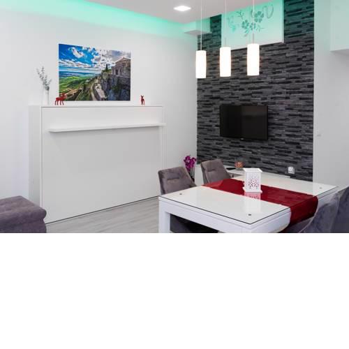 LUXURY APARTMENT WITH HEATED POOL KLIS 1.