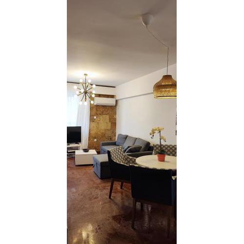 Luxury apartment with sea view 50 meters from the beach