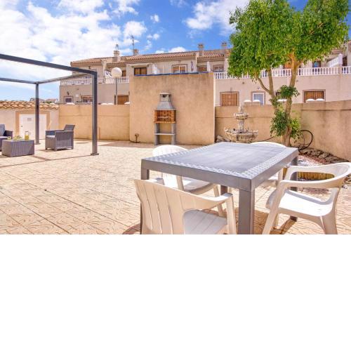 Luxury Apt 4 Guests, Pool open 365 days, Private Patio, Golf
