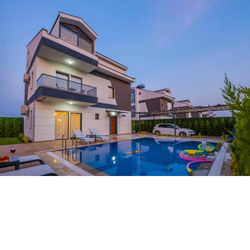 Luxury Architecture Villa with Private Pool for 6 People in Fethiye, Çalış - AWZ 207