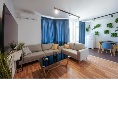 Luxury Art 4 Apartment