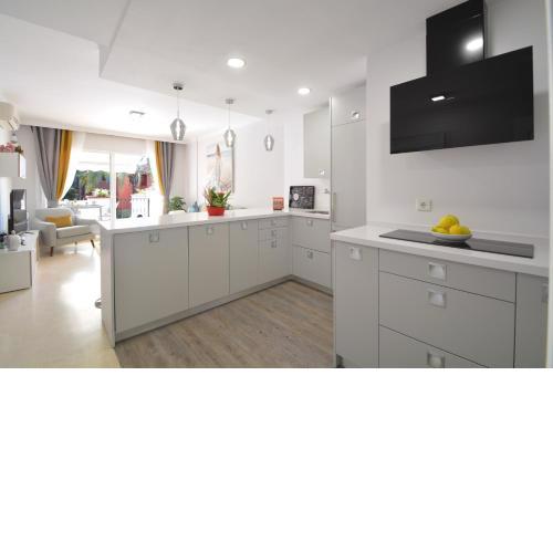 Luxury beach side apartment in Marbella Playa