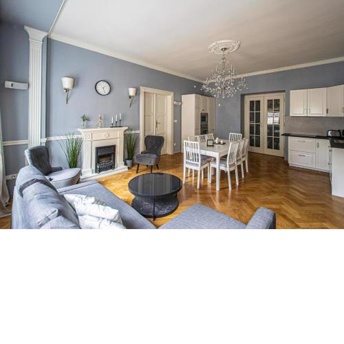 Luxury Central 150m2 Apartment on Wencelas Square with Private Garage